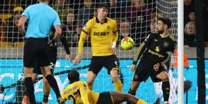 مانشستر يونايتد يكتسح وولفرهامبتون برباعية في مباراة مثيرة بالدوري الإنجليزي