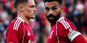 بيلد: صديق محمد صلاح في غرفة الملابس أصبح العدو الأول والسبب في الأزمة