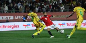 ذا جارديان: محمد صلاح أسطورة عربية متألقة وسيغير وجه الدوري السعودي