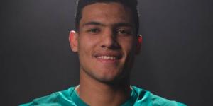 المصري يعلن رسميًا التعاقد مع مصطفى العش لمدة موسم ونصف