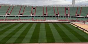 خاص/ مباراة أولمبيك الدشيرة والدفاع الجديدي تجرى بالملعب الكبير لأكادير