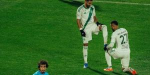 الأهلي يهزم نيوم بثلاثية ويواصل مطاردة الصدارة في دوري روشن