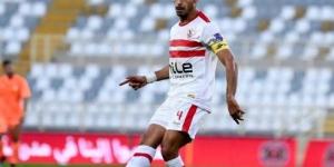 عمر جابر يدعم زملائه في مباراة الزمالك أمام المصري في الكونفدرالية الإفريقية