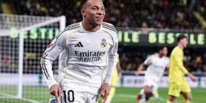 ريال مدريد يعبر فياريال بثنائية ويتصدر الدوري الإسباني مؤقتًا