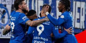 بعد الانتقادات.. الهلال يرفع اسم محترفه الأجنبي من القائمة المحلية