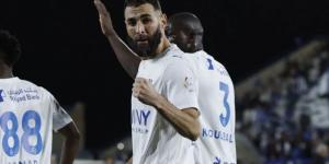 بنزيما يحصد أول جوائزه مع الهلال 