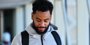 الجيش الملكي يفتقد خدمات مبيمبا لـ6 أسابيع بسبب إصابته في مواجهة الأهلي