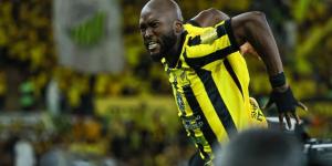 الاتحاد يعبر عقبة الخليج بصعوبة في دوري روشن