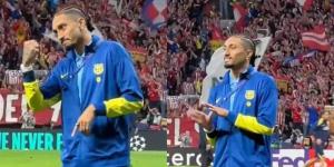 رافينيا يعتذر عن إيماءاته تجاه جماهير أتلتيكو مدريد بعد خروج برشلونة