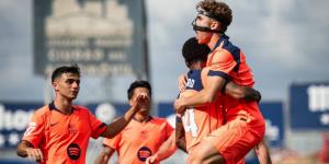 برشلونة يوسع الفارق مع ريال مدريد إلى 11 نقطة ويقترب من حسم لقب "الليغا"