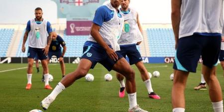 ديكلان رايس يشارك في تدريبات إنجلترا قبل مواجهة فرنسا بربع نهائي كأس العالم 2022