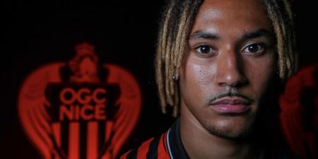 OGC Nice player Beka Beka threatening to commit suicide whilst sat on edge of viaduct