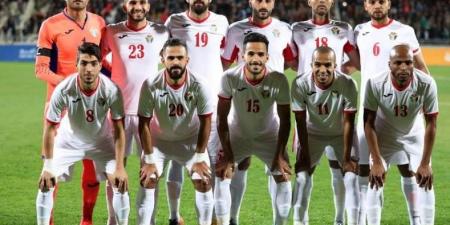 طاقم تحكيم سعودي يدير مباراة الإمارات والبحرين في تصفيات المونديال