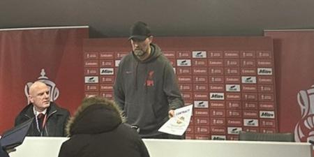 Jurgen Klopp finds Man United 'contract' signed by iShowSpeed after the club accidentally left it on the desk following the 4-3 FA Cup epic with Liverpool