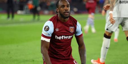 Roy Keane has a 'DINOSAUR mentality', blasts West Ham striker Michail Antonio - after Man United legend made thinly-veiled dig at him for podcasting and 'having a laugh' after defeats