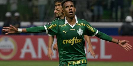Chelsea enter talks to sign Estevao Willian from Palmeiras for £27.5m plus add-ons... with the 17-year-old Brazilian dubbed 'Messinho' keen on a move to Stamford Bridge