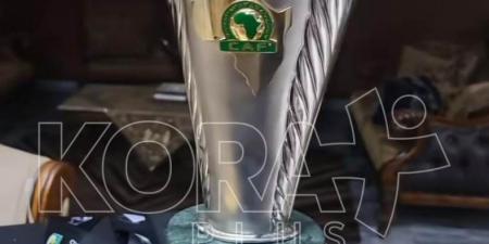 بالصور.. ظهور كأس الكونفدرالية الإفريقية بعد تتويج الزمالك في منزل لاعبة توت (خاص)