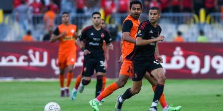 اتحاد الكرة يعلن طاقم حكام مباراة الأهلي وفاركو في الدوري