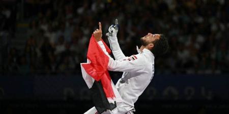 احتفال جنوني لمحمد السيد بعد الفوز بالبرونزية في أولمبياد باريس "فيديو"