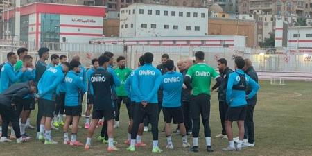 جروس يجتمع بلاعبي الزمالك قبل موقعة بلاك بولز .. ورسالة شكر لعماد المندوه