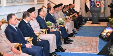 الرئيس السيسي يشهد محاكاة معركة أحمس والهكسوس بافتتاح بطولة العالم العسكرية للفروسية