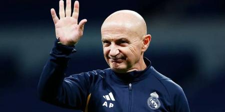 "ماركا"/ بينتوس يُغادر منصبه في الفريق الأول لريال مدريد بعد اختيار ألونسو لمُعد بدني آخر