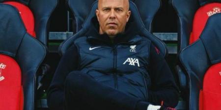 أرني سلوت ضمن المدربين المرشحين لجائزة الأفضل في الدوري الإنجليزي