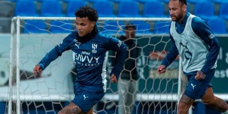 الإصابة تبعد سيزار عن الهلال في آخر مباراتين بالدوري السعودي
