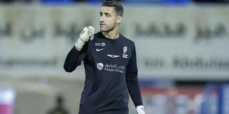 كاستيلس يتوج بالقفاز الذهبي في دوري روشن