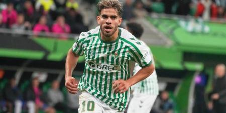 سبورت: "بعد تألقه يوم أمس.. برشلونة لا زال يحتفظ بـ20% من حقوق الزلزولي المالية في حال انتقل من بيتيس مستقبلا"