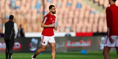 عمرو السولية يجمع متعلقاته ويغادر الأهلي تمهيدا للرحيل