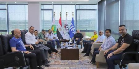 أبوريدة يبحث برنامج المنتخب الوطنى لكأس العرب مع الجهاز الفني
