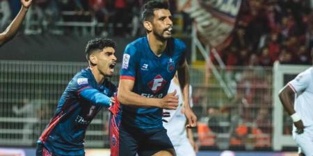 كأس العرش/ أولمبيك آسفي يتأهل إلى النهائي بعد انتصاره على اتحاد تواركة (1-0)