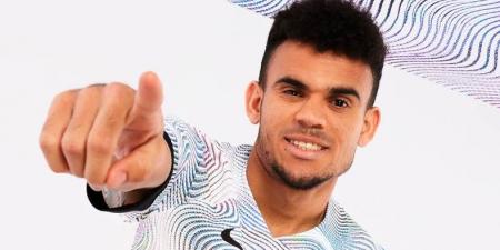 بايرن ميونخ يخطف لويس دياز من برشلونة.. هل حسم الأمر؟