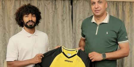 كهرباء الإسماعيلية يضم لاعب فريق المجد الإماراتي