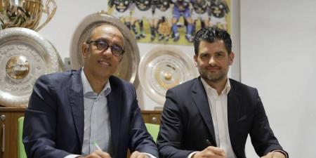 سوماكال (المدير الرياضي للرجاء): "الرجاء نادٍ عريق والعودة إلى منصة التتويج تبدأ بلقب البطولة الاحترافية"