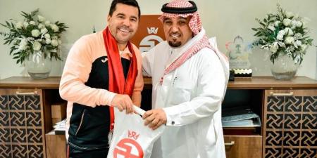 رسميًا.. الخلود السعودي يعلن رحيل المدرب كوزمين كونترا بعد 21 يومًا