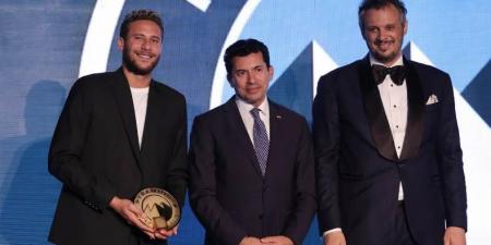 بيراميدز يحتفل بتتويجه التاريخي بلقب دوري أبطال أفريقيا.. وتكريم خاص لأبطال الإنجاز