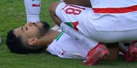 أيوب مولوعة يتعرض لإصابة "خطيرة" في المرفق ويغادر الملعب في الشوط الأول