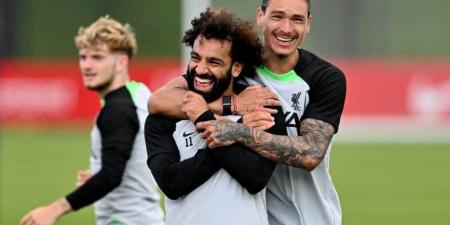 محمد صلاح يودع داروين نونيز برسالة مؤثرة بعد انتقاله للهلال السعودي