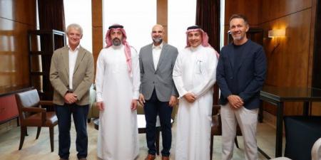 سفير خادم الحرمين يزور بعثة الاتحاد