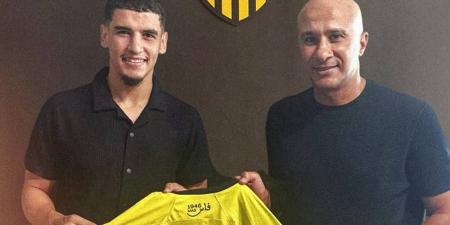 المغرب الفاسي يعلن تعاقده مع سفيان بنجديدة لثلاثة مواسم