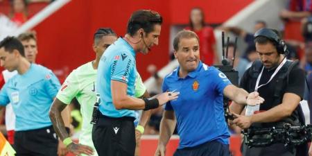 مدرب مايوركا: "الحكم الرابع طلب من حكم الوسط إيقاف اللعب قبل أن نتفاجأ باحتسابه هدف برشلونة!"