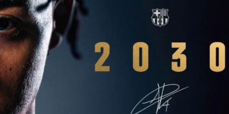 رسميًا.. برشلونة يُجدد عقد كوندي حتى 2030