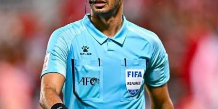 صافرة الشمراني تقود مباراة الهلال والرياض 
