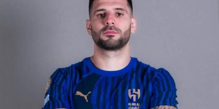 كما انفرد "كورة بلس" | الهلال يُعلن رحيل الصربي ميتروفيتش.. والريان يعلن ضمه