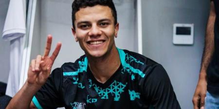 تدريبات تأهيلية لمحمد شحاتة على هامش ودية الزمالك والنجوم