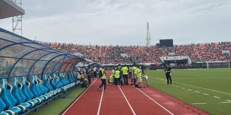 هطول أمطار على ملعب مباراة مصر وبوركينا فاسو قبل انطلاق اللقاء