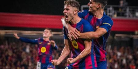 برشلونة يسحق فالنسيا بسداسية نظيفة ويواصل مطاردة ريال مدريد