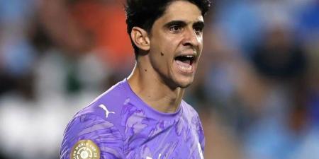 الهلال السعودي يحسم تجديد عقد ياسين بونو